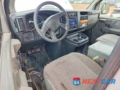 Zdjęcie 8 z 13 samochodu: 2005 CHEVROLET EXPRESS G3500 VIN:1GCHG39U951239781 - miniatura