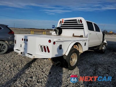 Trzecie zdjęcie samochodu z tyłu: 2018 CHEVROLET SILVERADO FLATBED TRUCK VIN:1GC4K1EY0JF275947 - miniatura