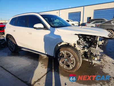 Czwarte zdjęcie samochodu z boku: 2025 BMW X1 XDRIVE28I VIN:WBX73EF06S5046354 - miniatura