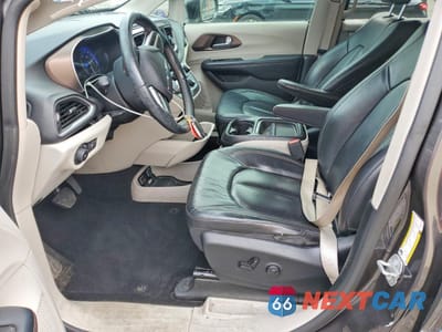 Zdjęcie 7 z 13 samochodu: 2018 CHRYSLER PACIFICA TOURING L VIN:2C4RC1BG3JR279725 - miniatura