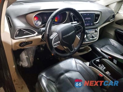 Zdjęcie 8 z 12 samochodu: 2018 CHRYSLER PACIFICA TOURING L VIN:2C4RC1BG1JR330879 - miniatura