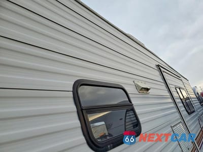 Zdjęcie 9 z 10 samochodu: 2001 JAYCO QWEST CAMPER VIN:1UJCJ02N815DB0516 - miniatura
