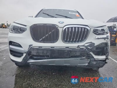 Piąte zdjęcie samochodu w środku: 2021 BMW X3 SDRIVE30I VIN:5UXTY3C03M9E65667 - miniatura