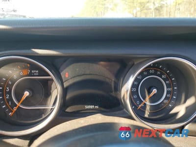 Zdjęcie 9 z 11 samochodu: 2020 JEEP WRANGLER UNLIMITED SAHARA VIN:1C4HJXEN1LW300662 - miniatura