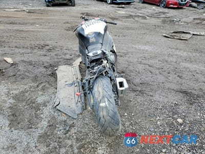 Czwarte zdjęcie samochodu z boku: 2011 KAWASAKI ZX1000 J VIN:JKAZXCJ17BA003819 - miniatura