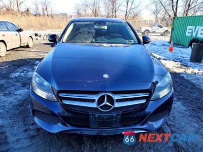 Piąte zdjęcie samochodu w środku: 2016 MERCEDES-BENZ C 300 4MATIC VIN:55SWF4KB4GU118044 - miniatura