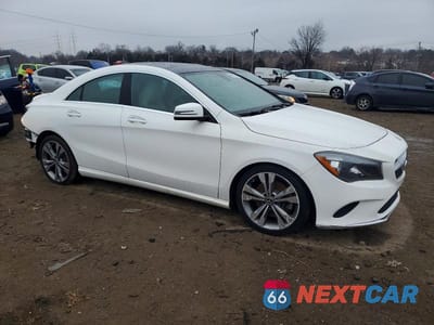 Czwarte zdjęcie samochodu z boku: 2019 MERCEDES-BENZ CLA 250 4MATIC VIN:WDDSJ4GB1KN699607 - miniatura