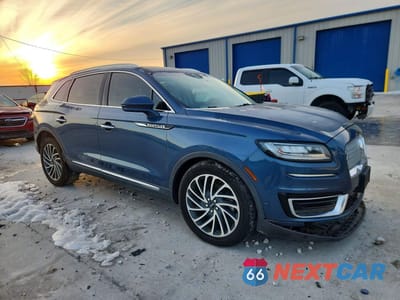 Czwarte zdjęcie samochodu z boku: 2019 LINCOLN NAUTILUS RESERVE VIN:2LMPJ6LP5KBL51446 - miniatura