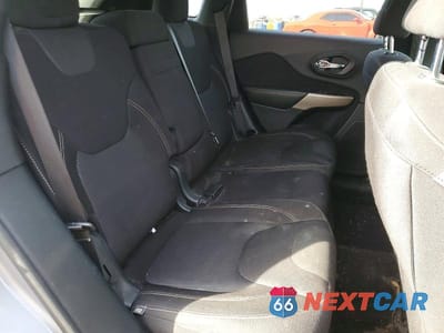 Zdjęcie 11 z 14 samochodu: 2017 JEEP CHEROKEE LATITUDE VIN:1C4PJMCB5HD227737 - miniatura