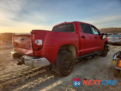 Trzecie zdjęcie samochodu z tyłu: 2020 TOYOTA TUNDRA CREWMAX SR5 VIN:5TFDY5F16LX870807 - miniatura