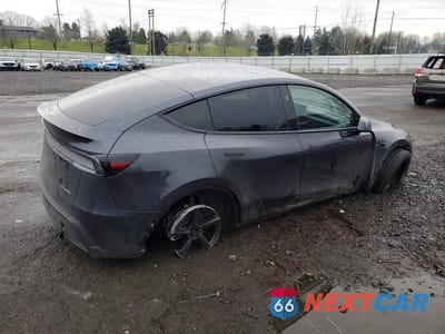 Trzecie zdjęcie samochodu z tyłu: 2026 TESLA MODEL Y VIN:7SAYGDEE2TF408163 - miniatura