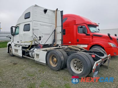 Trzecie zdjęcie samochodu z tyłu: 2017 VOLVO VN VNL VIN:4V4NC9EH3HN964949 - miniatura