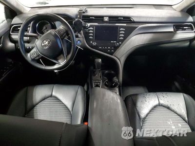 Zdjęcie 8 z 11 samochodu: 2019 TOYOTA CAMRY HYBRID VIN:4T1B21HK7KU522002 - miniatura