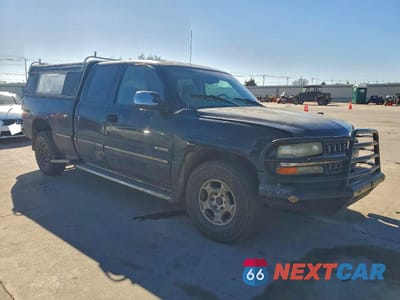 Czwarte zdjęcie samochodu z boku: 1999 CHEVROLET SILVERADO K1500 VIN:1GCEK19T8XE135548 - miniatura