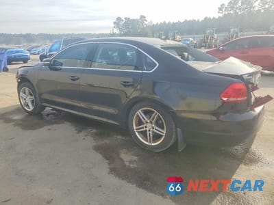 Drugie zdjęcie samochodu z przodu: 2013 VOLKSWAGEN PASSAT SE VIN:1VWBP7A33DC064010 - miniatura