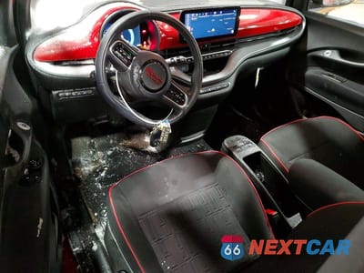 Zdjęcie 8 z 11 samochodu: 2024 FIAT 500 E RED VIN:ZFAFFAA47RX216262 - miniatura