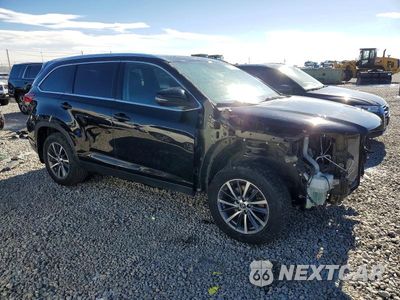 Czwarte zdjęcie samochodu z boku: 2019 TOYOTA HIGHLANDER SE VIN:5TDJZRFH1KS613174 - miniatura