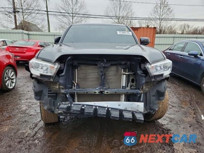Piąte zdjęcie samochodu w środku: 2016 TOYOTA TACOMA SR VIN:5TFAX5GN0GX057167 - miniatura