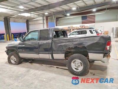Drugie zdjęcie samochodu z przodu: 2001 DODGE RAM 1500 VIN:3B7HF13Z71M242624 - miniatura
