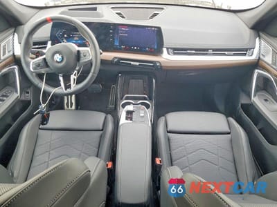 Zdjęcie 8 z 14 samochodu: 2024 BMW X1 M35I VIN:WBX13EF04R5Z81937 - miniatura