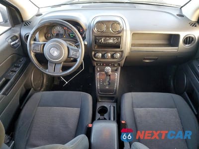 Zdjęcie 8 z 11 samochodu: 2012 JEEP COMPASS LATITUDE VIN:1C4NJDEB6CD573485 - miniatura