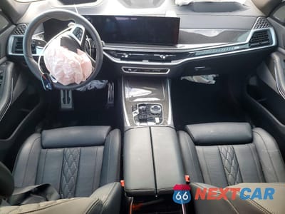 Zdjęcie 8 z 14 samochodu: 2026 BMW X7 M60I VIN:5UX33EM09T9079288 - miniatura
