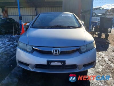 Piąte zdjęcie samochodu w środku: 2009 HONDA CIVIC LX VIN:19XFA16539E016407 - miniatura