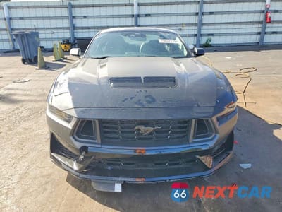 Piąte zdjęcie samochodu w środku: 2024 FORD MUSTANG DARK HORSE VIN:1FA6P8R00R5506716 - miniatura
