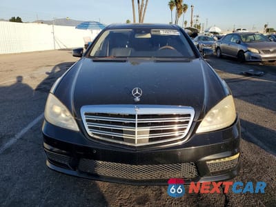 Piąte zdjęcie samochodu w środku: 2011 MERCEDES-BENZ S 550 VIN:WDDNG7BB0BA369209 - miniatura