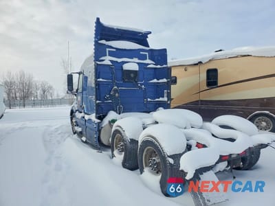 Trzecie zdjęcie samochodu z tyłu: 2019 VOLVO VNR SEMI TRUCK VIN:4V4WC9EG9KN205953 - miniatura