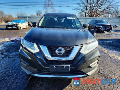 Piąte zdjęcie samochodu w środku: 2019 NISSAN ROGUE S VIN:KNMAT2MV8KP511947 - miniatura
