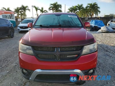 Piąte zdjęcie samochodu w środku: 2018 DODGE JOURNEY CROSSROAD VIN:3C4PDCGBXJT252063 - miniatura