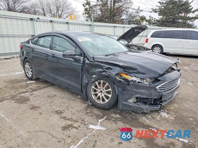 Czwarte zdjęcie samochodu z boku: 2017 FORD FUSION S VIN:3FA6P0G74HR227489 - miniatura