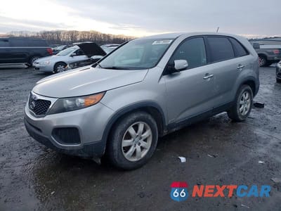 2013 KIA SORENTO LX 5XYKTCA63DG415916 - główne zdjęcie licytacji z USA - miniatura