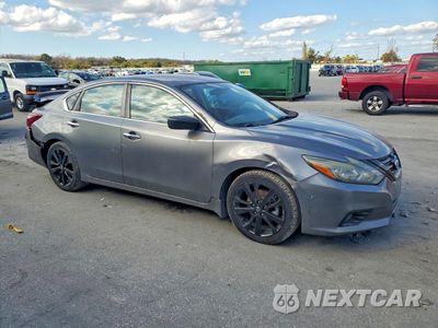 Czwarte zdjęcie samochodu z boku: 2018 NISSAN ALTIMA 2.5 VIN:1N4AL3AP8JC475684 - miniatura