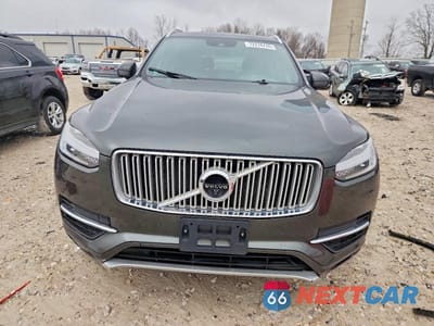 Piąte zdjęcie samochodu w środku: 2018 VOLVO XC90 T6 VIN:YV4A22PL9J1327287 - miniatura