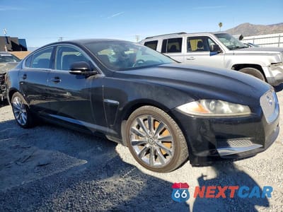 Czwarte zdjęcie samochodu z boku: 2012 JAGUAR XF VIN:SAJWA0FB0CLS55347 - miniatura