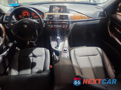 Zdjęcie 8 z 12 samochodu: 2016 BMW 320 XI VIN:WBA8E5G52GNU20565 - miniatura