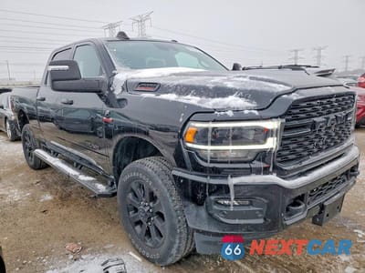 Czwarte zdjęcie samochodu z boku: 2024 RAM 2500 BIG HORN VIN:3C6UR5DLXRG247082 - miniatura