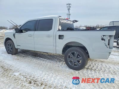 Drugie zdjęcie samochodu z przodu: 2023 FORD F150 SUPERCREW VIN:1FTFW1ED3PFB33806 - miniatura