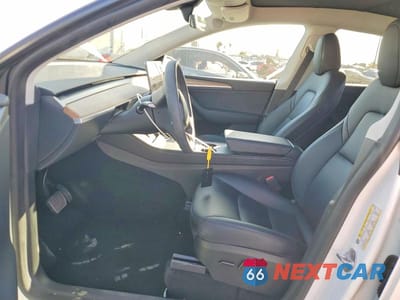 Zdjęcie 7 z 11 samochodu: 2024 TESLA MODEL Y VIN:7SAYGDEE6RA228190 - miniatura