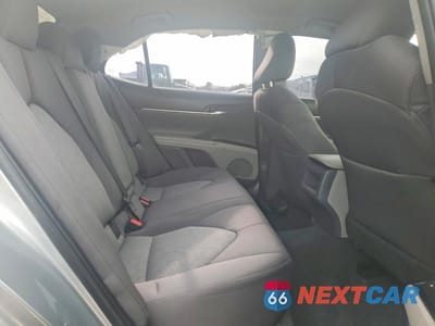 Zdjęcie 10 z 13 samochodu: 2018 TOYOTA CAMRY LE VIN:4T1B11HK5JU032465 - miniatura