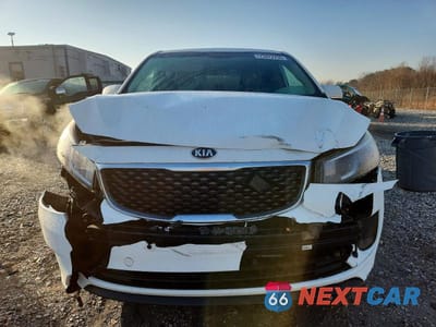 Piąte zdjęcie samochodu w środku: 2017 KIA SEDONA LX VIN:KNDMB5C17H6292526 - miniatura