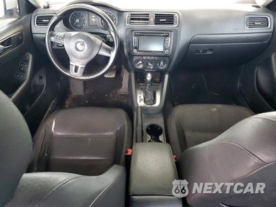Zdjęcie 8 z 11 samochodu: 2012 VOLKSWAGEN JETTA SE VIN:3VWDP7AJ6CM393188 - miniatura