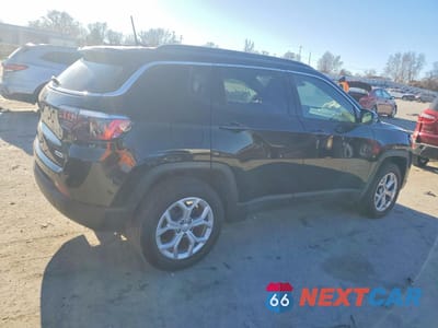 Trzecie zdjęcie samochodu z tyłu: 2024 JEEP COMPASS LATITUDE VIN:3C4NJDBNXRT115451 - miniatura