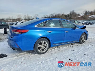 Trzecie zdjęcie samochodu z tyłu: 2018 HYUNDAI SONATA SPORT VIN:5NPE34AF4JH638070 - miniatura