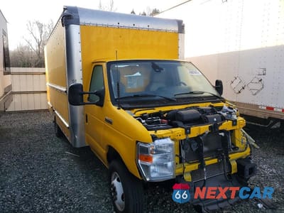Czwarte zdjęcie samochodu z boku: 2023 FORD ECONOLINE E-350 - BOX TRUCK * RUNS & DRIVES * PRIOR FLEET * VIN:1FDWE3FN9PDD03003 - miniatura