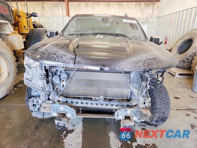 Piąte zdjęcie samochodu w środku: 2019 CHEVROLET SILVERADO K1500 LTZ VIN:1GCUYGED5KZ194778 - miniatura
