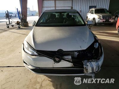 Piąte zdjęcie samochodu w środku: 2019 VOLKSWAGEN GOLF S VIN:3VWG57AU7KM010659 - miniatura