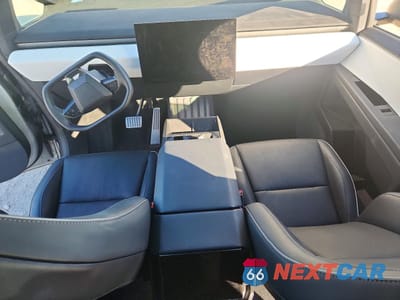 Zdjęcie 8 z 13 samochodu: 2025 TESLA CYBERTRUCK VIN:7G2CEHEE5SA059884 - miniatura